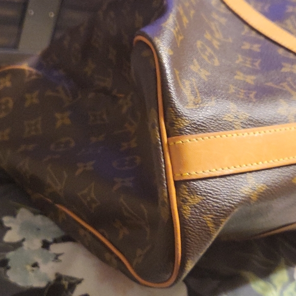 Louis Vuitton Handbag - Picture 15 of 16